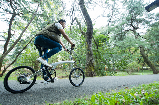 Mastering Long-Distance Commutes with Folding Bikes