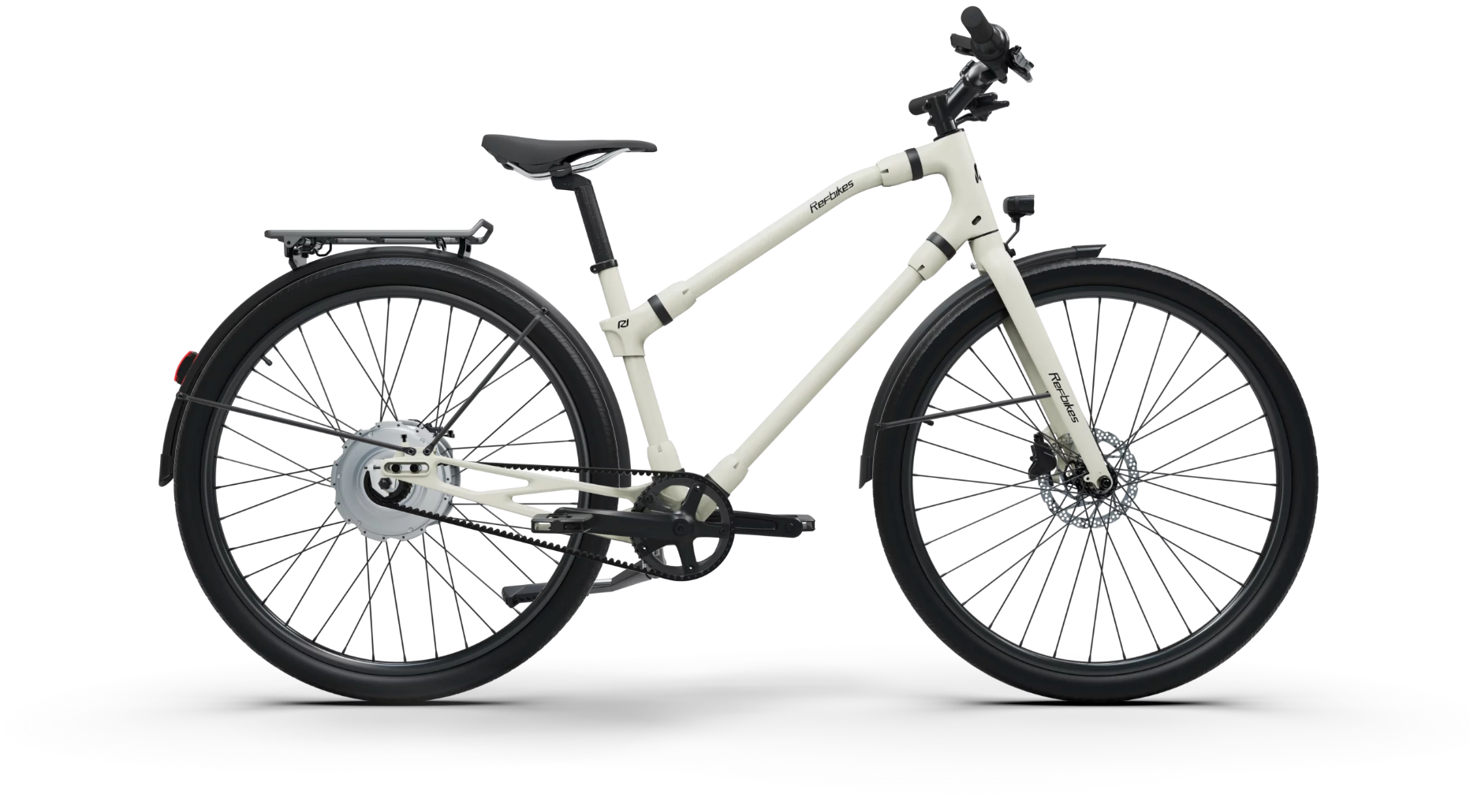 Elegant ivory-white Ref Urban Boost bike equipped with a powerful battery and comfortable saddle